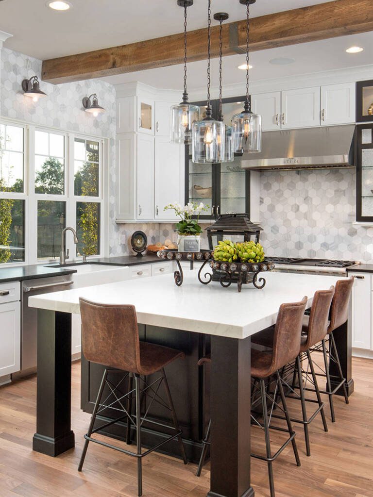 Backsplash Brilliance -Southlake’s trusted luxury remodeling experts Metallic accent backsplash with modern tile design in Southlake luxury kitchen