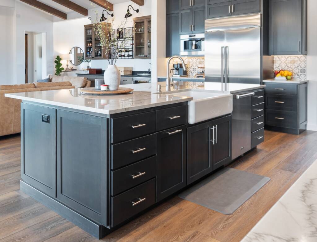 Timeless Charm with Modern Sophistication -Southlake’s trusted luxury remodeling experts Argyle luxury kitchen remodel with deep charcoal shaker cabinets and quartz countertops